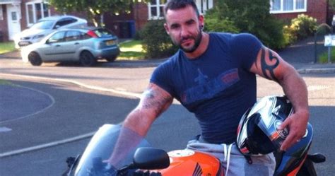 Gcu Gay Club Uruguay El Electricista Me Coloc Los Plafones Relato Erotico Gay Con Fotos