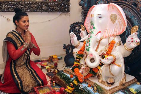 Ganesh Chaturthi Festival Hindus Immerse Idols Of Elephant Headed God