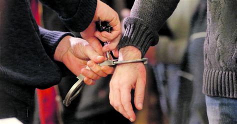 Mann Z Ndete B Ller In Der Vagina Seiner Frau Jahre Haft Kurier