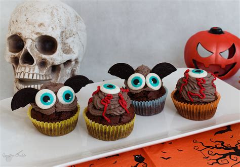 Muffinki Na Halloween Cyklopy I Nietoperze Przepis PrzyslijPrzepis Pl