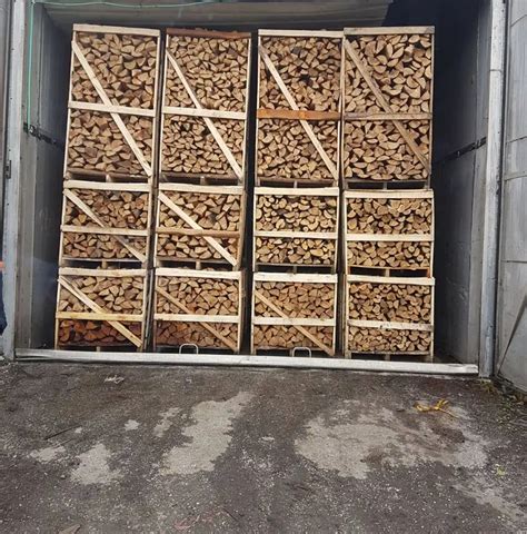 High Quality Dried Firewood Oak Fire Wood Beech Ash Spruce Birch