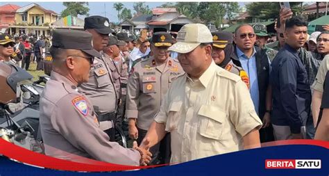 Kunjungi Korban Erupsi Gunung Marapi Prabowo Disambut Teriakan