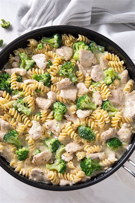 Chicken and Broccoli Alfredo | The Blond Cook