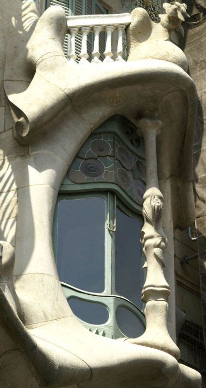 Antoni Gaudí The Architect From Another Planet Lilium Cloth