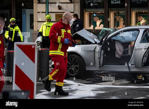 Berlin Deutschland Th Februar An Den Pollern An Der Kreuzung