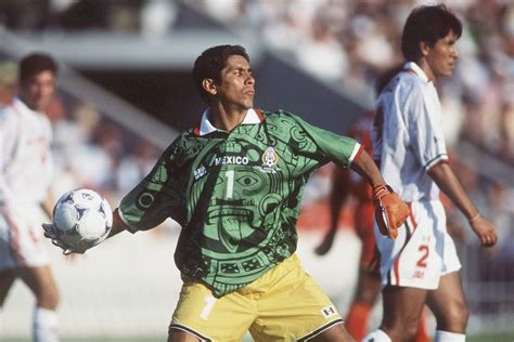 Jorge Campos Está De Fiesta ¡felices 53 A La Leyenda Mexicana De La Portería Publimetro México