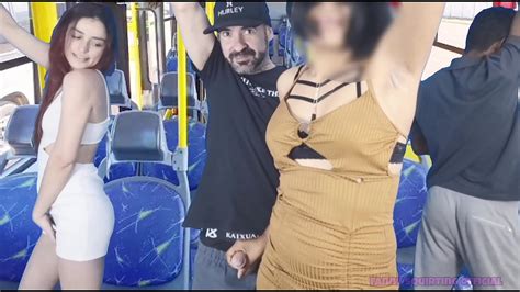 Mulher gostosa foi encoxada e levou gozada dentro do ônibus cheio XVIDEOS