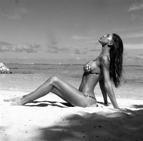 Belen Rodriguez In Bikini Alle Maldive Marzo FotovipNews