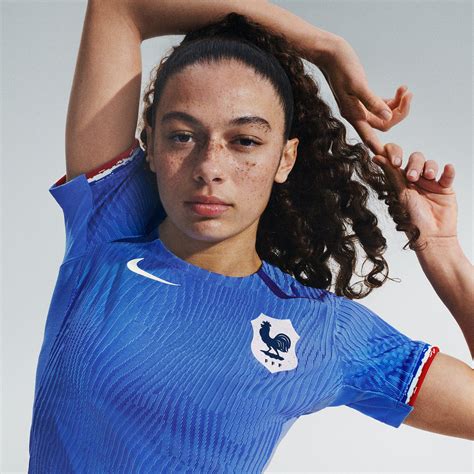 Nike dévoile les nouveaux maillots de l Equipe de France féminine pour