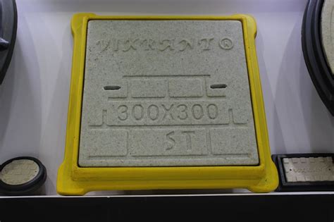 Full Floor Square Vikrant FRP Manhole Cover Capacity 5 Ton Size