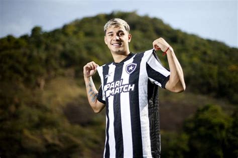 Botafogo Anuncia A Contrata O Do Lateral Direito Mateo Ponte