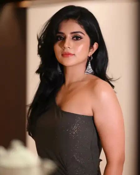 Hot Megha Shukla Dancing In Mini Skirt Watch Video