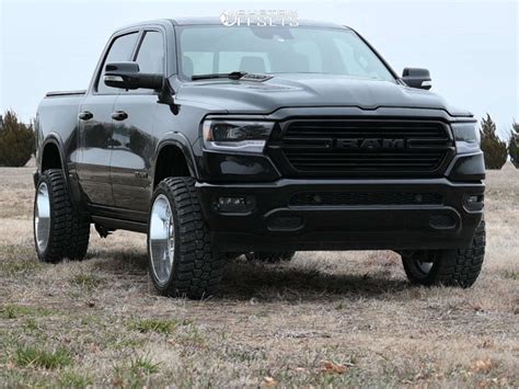 2019 Ram 1500 With 22x12 44 Hardcore Offroad Hc24 And 33 12 5R22 RBP