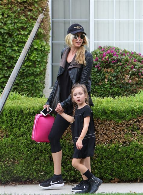 Photo : Exclusif - Kimberly Stewart emmène sa fille Delilah del Toro à