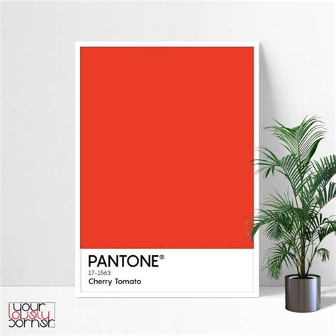 Fun Tomato Red Pantone Fern Green
