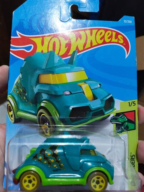 Hot Wheels Tricera Truck Toys Collectibles Mainan Di Carousell