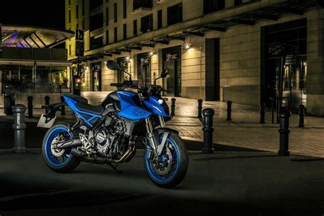 Suzuki GSX S nowość nowy japoński naked pojemności cm dane techniczne cena waga