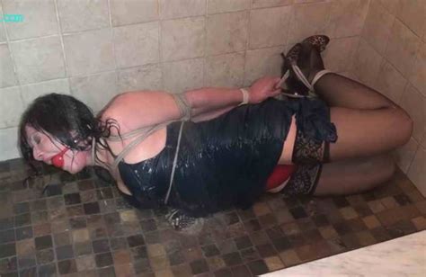 Milf Gigi K T Tt S Zuhany Alatt Zott Selyem H L Ruh J Ban Milf Gigi Bondage Fantasies At