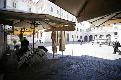 Riaperture Da Oggi Scuola In Presenza Cena All Aperto E Spostamenti