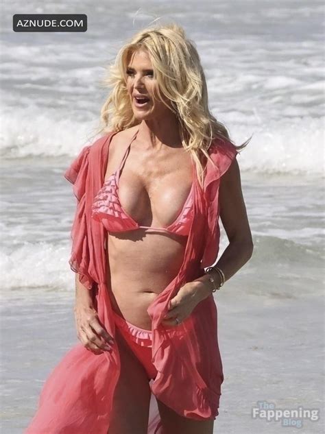 Victoria Silvstedt Sexy Spotted Posing Her Sizzling Bikini Body During A Beach Photoshoot In