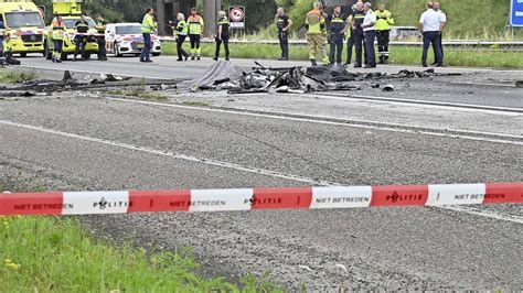 Omgekomen Piloot Neergestort Vliegtuigje Op A Bij Rucphen Volgde