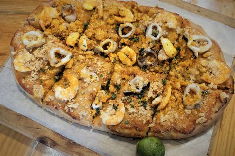 Malabon Eats Pancit Malabon Served As Pizza Topping At This Resto