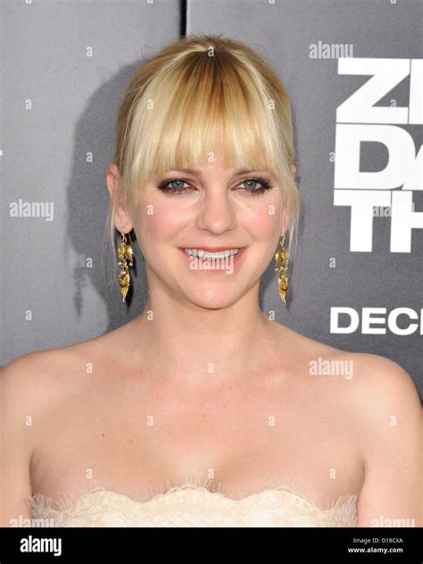 Anna Faris At Arrivals For Zero Dark Thirty Premiere The Dolby Theatre