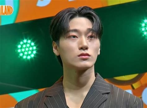 História Virtual reality Choi San Ateez hot História escrita por babycandy armytiny