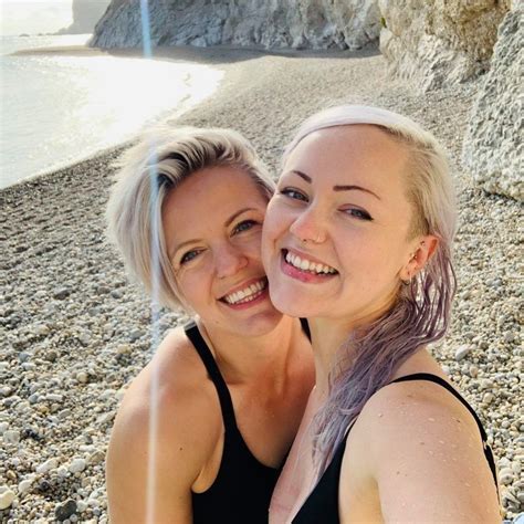 Lesbian Haircuts 2023 40 Bold Beautiful Hairstyles Artofit