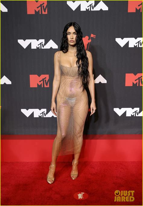 You Need to See What Megan Fox & Kourtney Kardashian Said About Their Boyfriends at VMAs 2021 ...