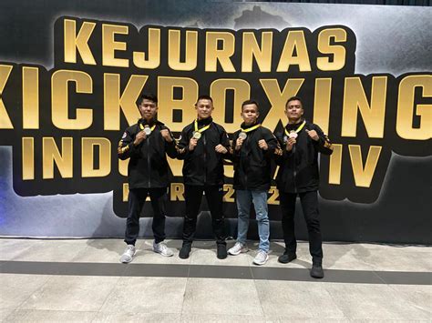 Pelatih Marinir Dabo Atlet Kickboxing Lingga Raih Medali Emas Di