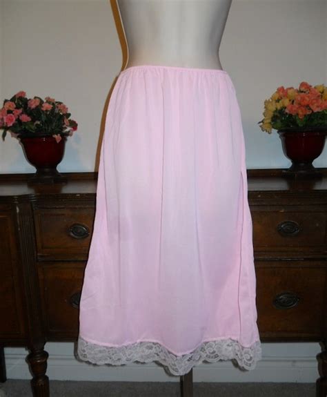 Vintage 1960s Pink Half Slip Petticoat Underskir Gem