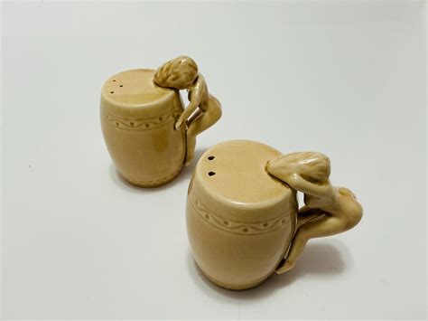 Vintage Nude Women Salt Pepper Shakers Made In Japan Free Shipping Pin Up Girl Salt And