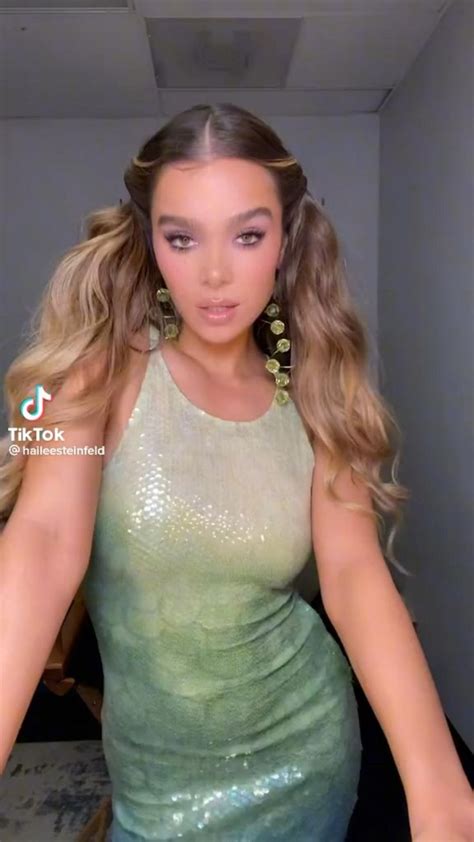 Hailees Tiktok Hailee Steinfeld Style Hailee Steinfeld Celebrity