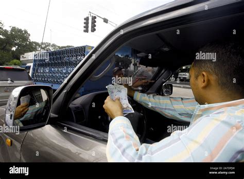 Habilidades Dinero Hi Res Stock Photography And Images Alamy