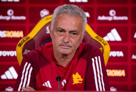 La Conferenza Stampa Di Mourinho Alla Vigilia Della Salernitana Foto