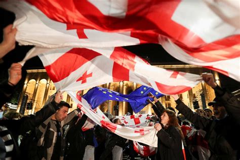 Gruzja Tysi Ce Ludzi Na Ulicach Tbilisi Amerykanie Gro Rz Dowi