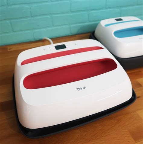 Which Cricut EasyPress Should I Buy? - Weekend Craft