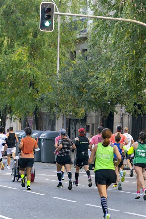 Athlètes Professionnels Qui Courent Le Movistar Semi marathon De Madrid