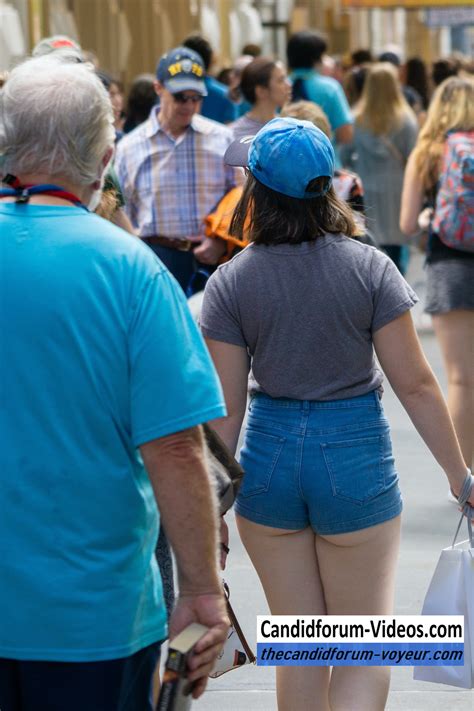 SHORT SHORTS CANDID Short Shorts Exposed Ass