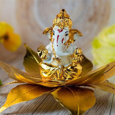 Morpankh 24kt Gold Plated Ganesha Idol On Lotus Leaves For Wedding