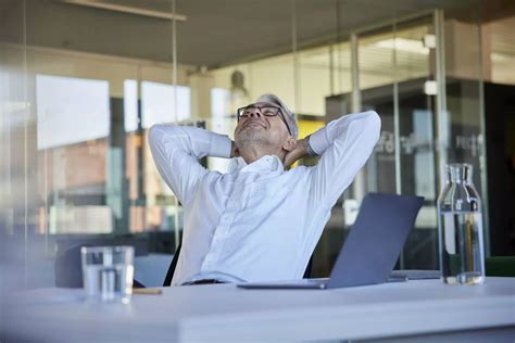 Mehr Gelassenheit Im Job Tipps Gegen Den Stress Ihre Vorsorge