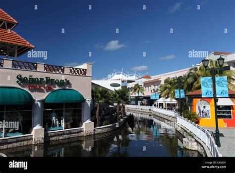 La Isla Shopping Center Hotel Zone Cancun Stock Photo 66169703 Alamy