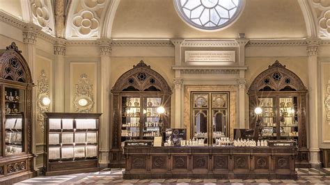 Santa Maria Novella Introduces L Iris Its First Edp In Years