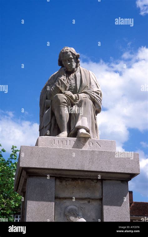 Dr Samuel Johnson Statue Hi Res Stock Photography And Images Alamy