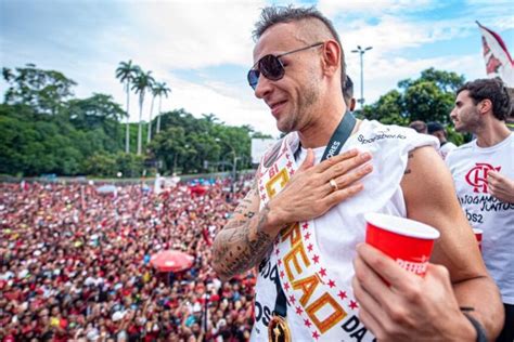 Rafinha manda mensagem para torcida organizada do Flamengo Notícias