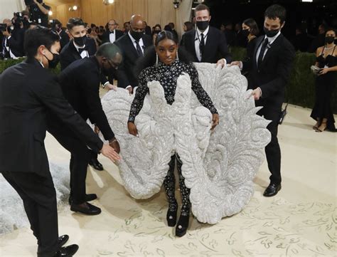 Simone Biles Reveals Why Six Men Carried Her Dress At Met Gala 2021