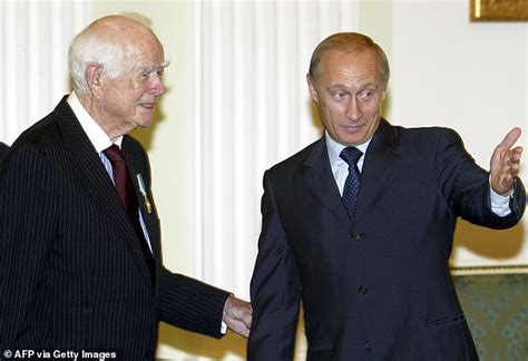 Pepsi Ceo Who Served The Soft Drink To Nikita Khrushchev At The Height