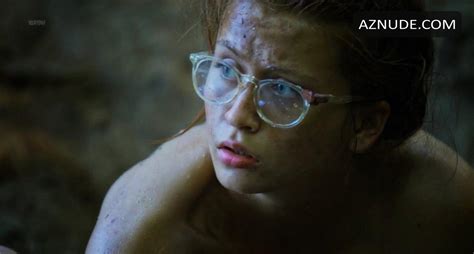 JULIA BATELAAN Nude AZNude