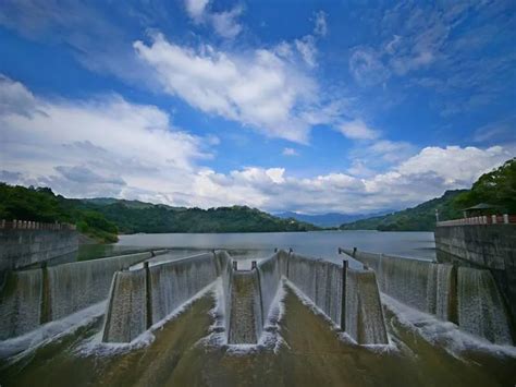 全台5水庫滿水「4座放流中」 鯉魚潭水庫多日溢流蓄水率仍達100％ 中天新聞網